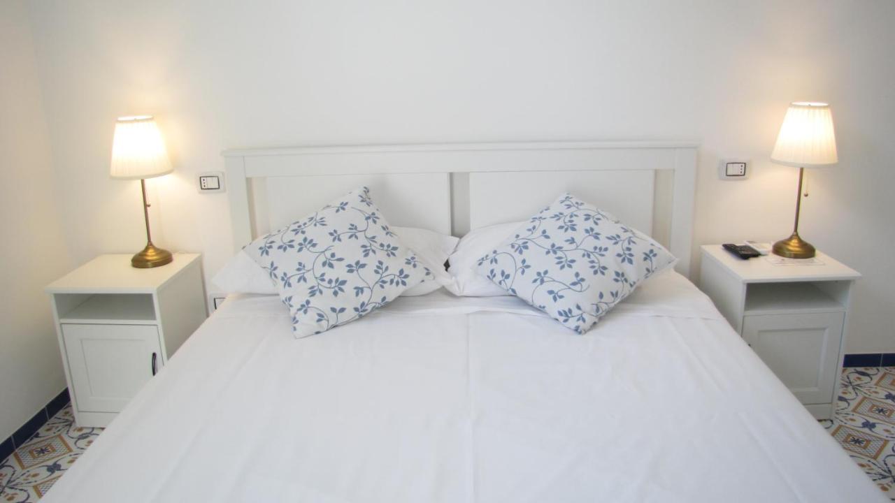 Villa Mary - Apartments Трані Екстер'єр фото
